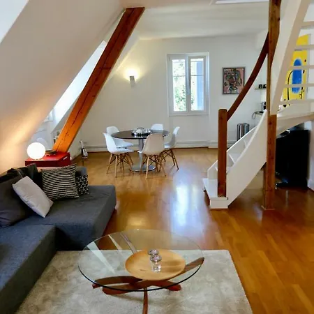 Dans Maison De Caractere *